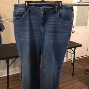 COPY - Chico  straight leg Jean 3